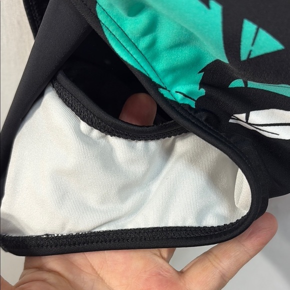 VENUS Multicolor Abstract One Piece Swimsuit - Picture 3 of 5